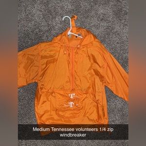 Tennessee Vols 1/2 Zip Windbreaker; Size Medium